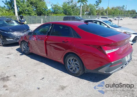 2024 Hyundai Elantra Sel z USA, uszkodzony, nr VIN KMHLM4DG2RU735788